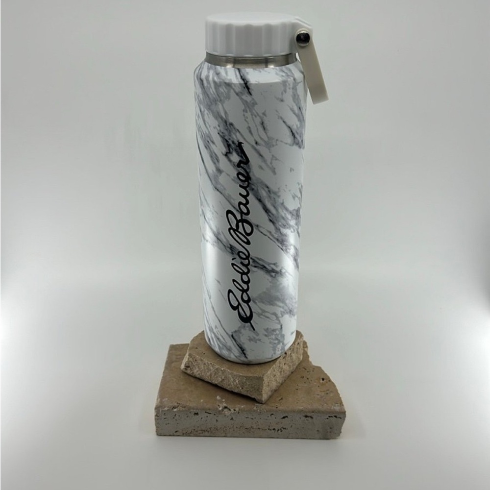NWT. Eddie Bauer 24 Oz Double Wall insulated metal bottle. Marble print.